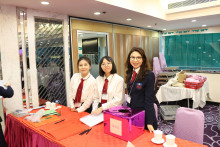 服務人員合照留念