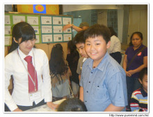 小朋友玩兒童遊戲時。