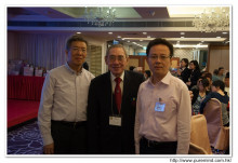 來賓與會長合照留念。