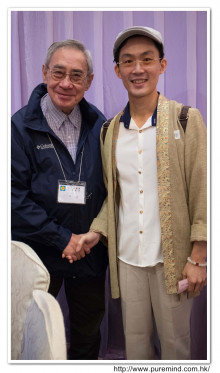 來賓與李一覺會長合照留念。