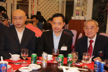 來賓與李一覺會長合照留念。