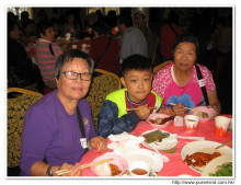 品嚐流浮山海鮮午餐。