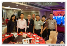 來賓與會長合照留念。