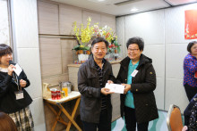 抽獎環節由各嘉賓主持抽獎，各幸運兒歡天喜地領取獎品