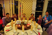 來賓合照留念。