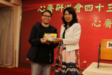 萬眾期待的抽獎環節開始，各幸運兒歡天喜地上台領取獎品。