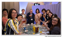 來賓與李一覺會長合照留念。