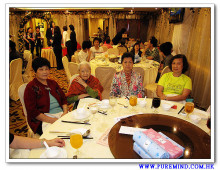 來賓就坐，等待晚宴開始。