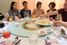 賓客享用晚宴美食情況。