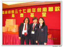 服務人員合照留念。