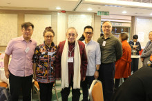 來賓與李一覺會長合照留念