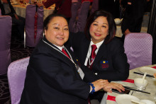 服務人員合照留念。