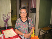 來賓簽名留念。