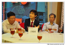 會長與眾貴賓談道。