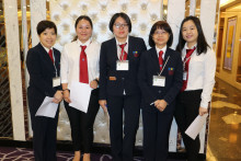 服務人員合照留念。