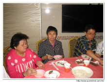 品嚐流浮山海鮮午餐。