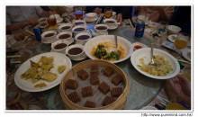 賓客享用晚宴美食情況。