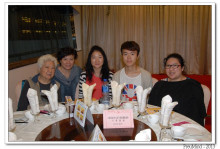 來賓合照留念。