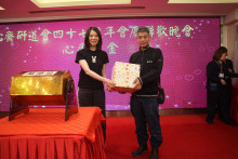 萬眾期待的抽獎環節開始，各幸運兒歡天喜地上台領取獎品