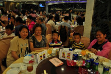 來賓合照留念。