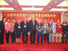 來賓與李一覺會長合照留念。