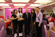 來賓與李一覺會長合照留念