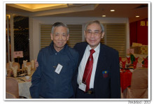 來賓與李一覺會長合照留念。