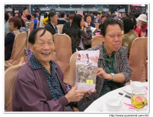 來賓合照留念。