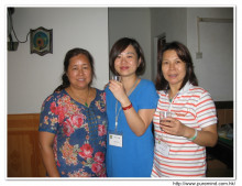 心齋李一覺會長與服務人員合照。