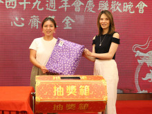 萬眾期待的抽獎環節開始，各幸運兒歡天喜地上台領取獎品