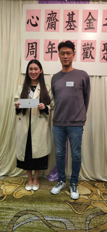 抽獎環節由各嘉賓主持抽獎，各幸運兒歡天喜地領取獎品