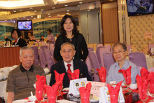 來賓與李一覺會長合照留念。