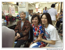 本基金服務人員與長者合照留念。