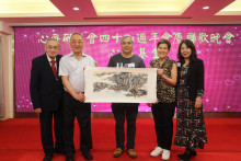 來賓與李一覺會長合照留念